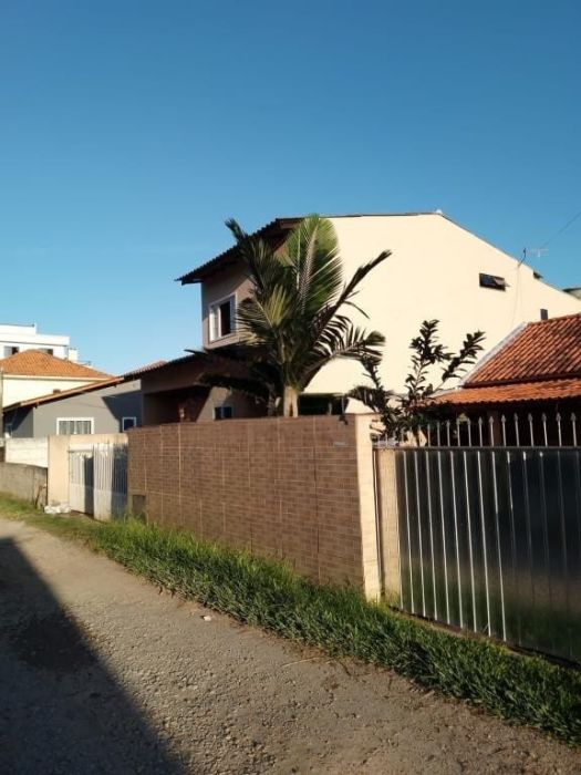 Sobrado - Venda - Ingleses do Rio Vermelho - Florian�polis - SC
