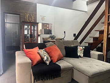 Oportunidade no Rio Vermelho: Casa Duplex com 03 Quartos